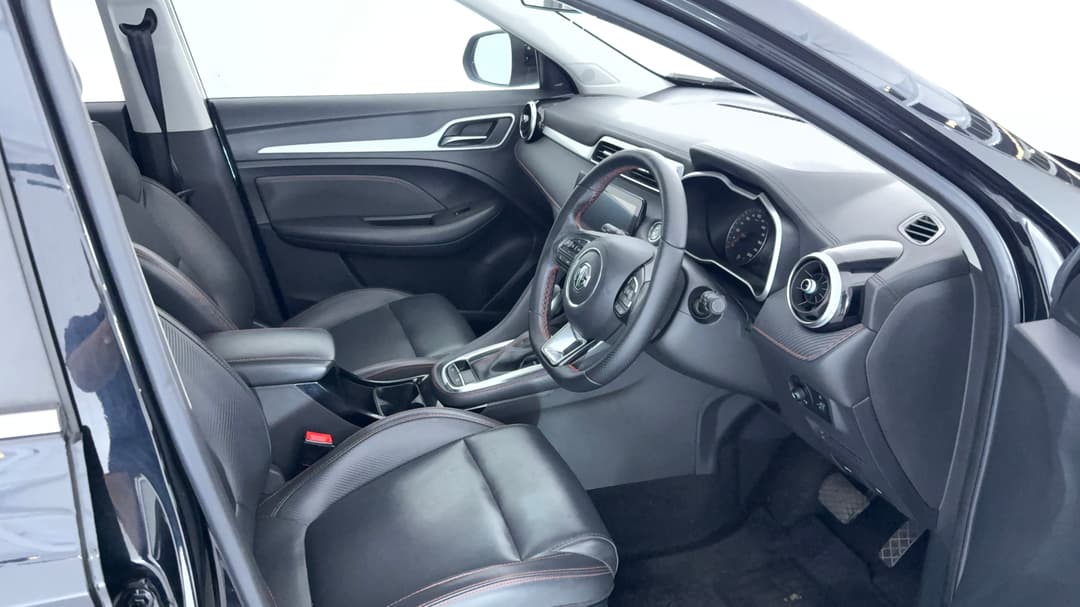 2022 MG Zst Excite, Automatic, 39728 km, Right Side Front Door Cabin View