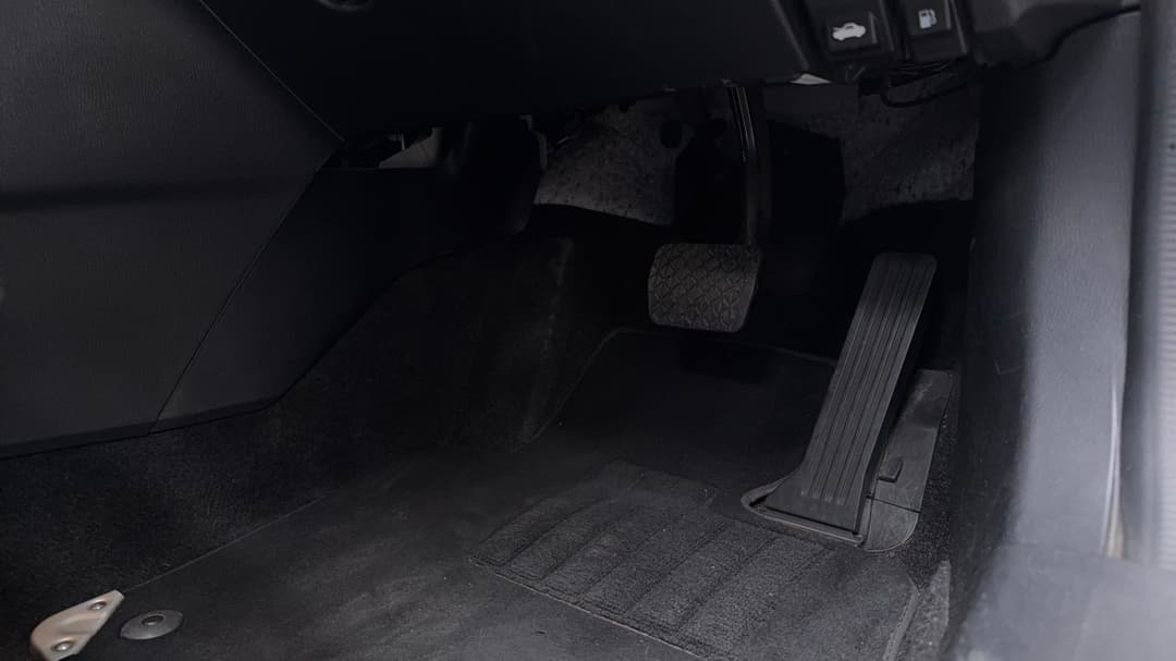 2015 Mazda 3 Sp25 Gt, Automatic, 156758 km, Pedals and Footmat