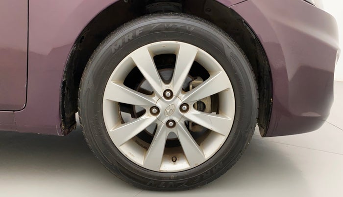 2011 Hyundai Verna FLUIDIC 1.6 VTVT SX, Petrol, Manual, 84,883 km, Right Front Wheel
