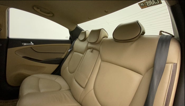 2011 Hyundai Verna FLUIDIC 1.6 VTVT SX, Petrol, Manual, 84,883 km, Right Side Rear Door Cabin