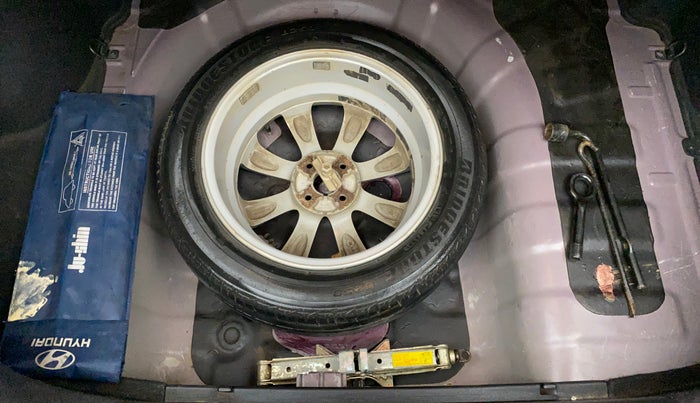 2011 Hyundai Verna FLUIDIC 1.6 VTVT SX, Petrol, Manual, 84,883 km, Spare Tyre
