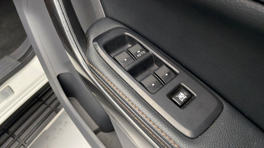 2016 Ford Ranger Wildtrak 3.2 (4x4), Automatic, 94580 km, Drivers Side Door Panel Controls