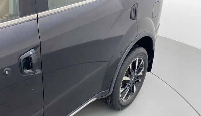 2018 Mahindra XUV500 W11 FWD, Diesel, Manual, 65,340 km, Rear left door - Slightly dented