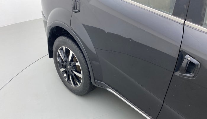 2018 Mahindra XUV500 W11 FWD, Diesel, Manual, 65,340 km, Right rear door - Slightly dented