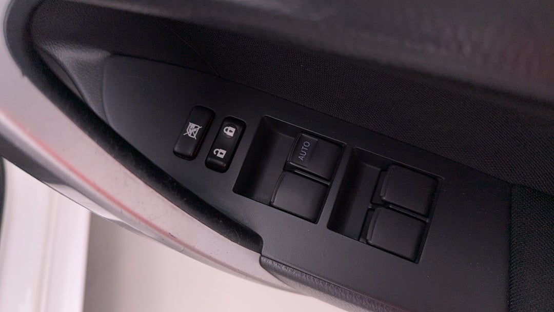 2016 Toyota Corolla Ascent, Automatic, 74380 km, Drivers Side Door Panel Controls