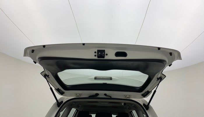 2018 Toyota Innova Crysta 2.4 GX 7 STR, Diesel, Manual, 26,221 km, Boot Door Open
