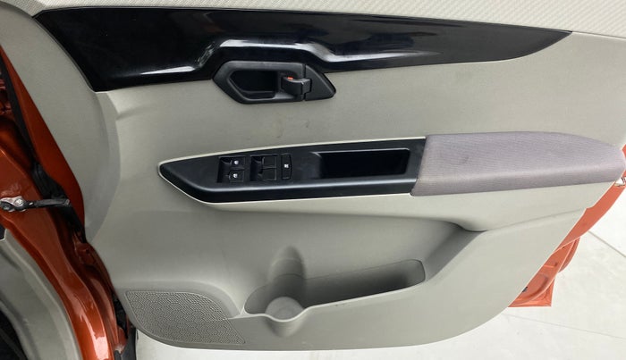 2017 Mahindra Kuv100 K8 D 6 STR, Diesel, Manual, 57,562 km, Driver Side Door Panels Control