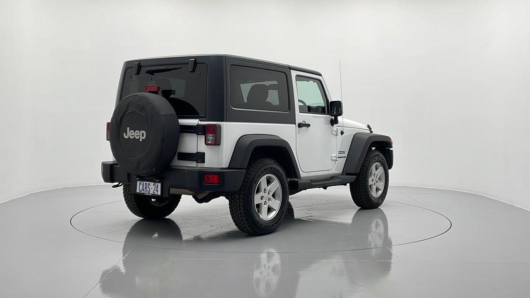 Right Back Diagonal (45- Degree) View