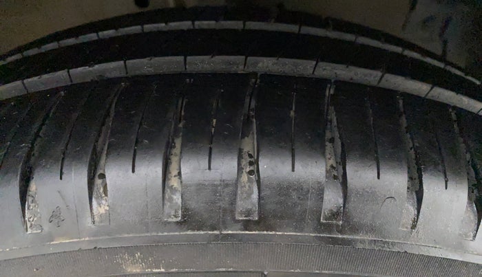 2012 Maruti Swift VDI, Diesel, Manual, 55,416 km, Right Front Tyre Tread