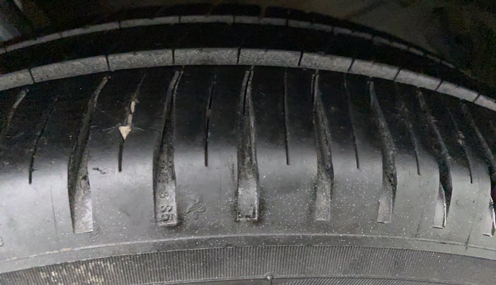 2012 Maruti Swift VDI, Diesel, Manual, 55,416 km, Left Front Tyre Tread