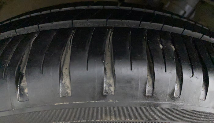 2012 Maruti Swift VDI, Diesel, Manual, 55,416 km, Right Rear Tyre Tread