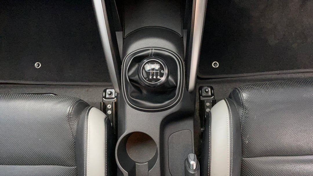 2017 Hyundai Veloster Sr Turbo, Manual, 56951 km, Gear Lever 