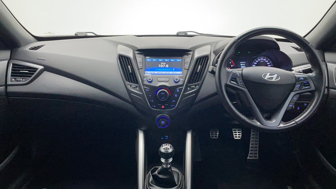 2017 Hyundai Veloster Sr Turbo, Manual, 56951 km, Dashboard View