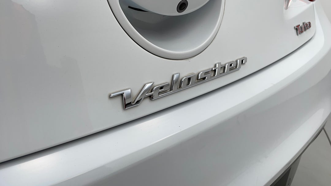 2017 Hyundai Veloster Sr Turbo, Manual, 56951 km, Badge (Boot Left Side)