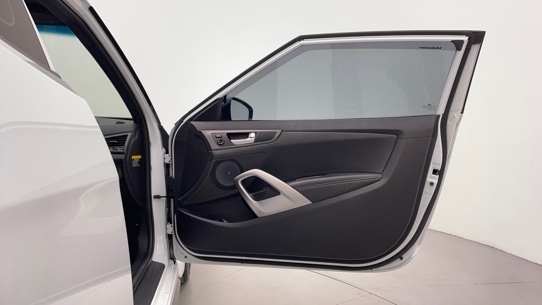 2017 Hyundai Veloster Sr Turbo, Manual, 56951 km, Speaker View