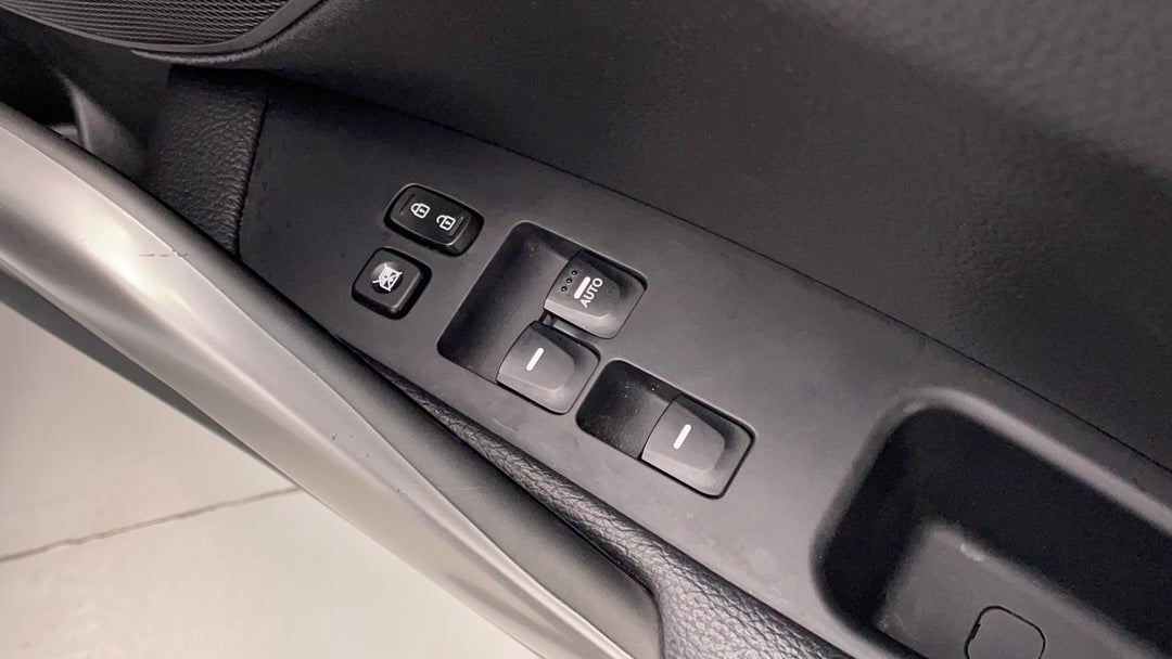 2017 Hyundai Veloster Sr Turbo, Manual, 56951 km, Drivers Side Door Panel Controls