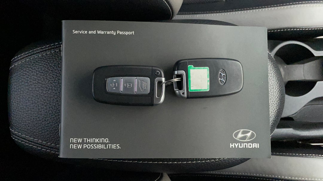 2017 Hyundai Veloster Sr Turbo, Manual, 56951 km, Key Close-up