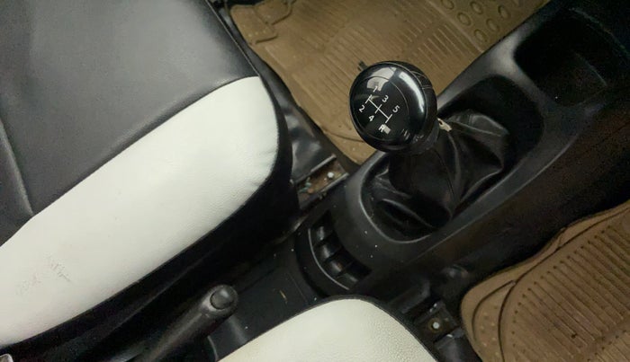 2014 Maruti Wagon R 1.0 LXI CNG, CNG, Manual, 85,644 km, Gear lever - Knob has minor damage