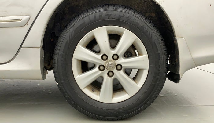 2011 Toyota Corolla Altis G PETROL, Petrol, Manual, 1,19,025 km, Left Rear Wheel