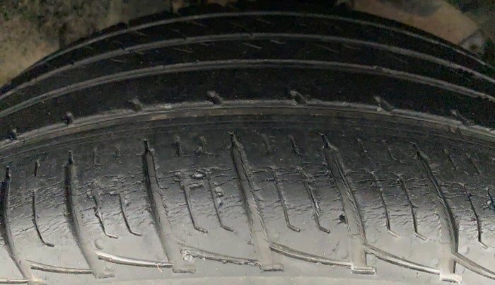 2016 Nissan Terrano XL P, Petrol, Manual, 39,948 km, Right Front Tyre Tread