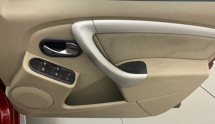 2016 Nissan Terrano XL P, Petrol, Manual, 39,948 km, Driver Side Door Panels Control