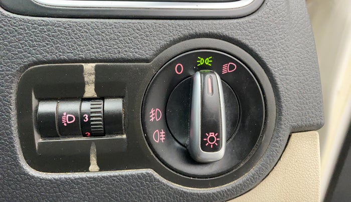 2013 Volkswagen Polo HIGHLINE1.2L DIESEL, Diesel, Manual, 95,429 km, Dashboard - Headlight height adjustment not working