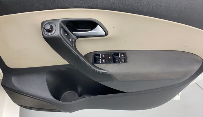 2013 Volkswagen Polo HIGHLINE1.2L DIESEL, Diesel, Manual, 95,429 km, Driver Side Door Panels Control