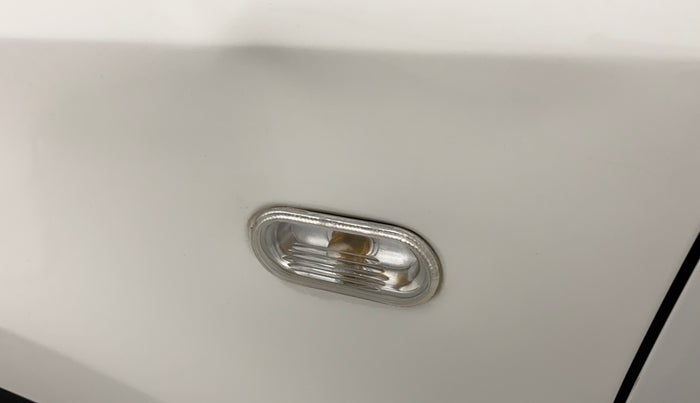 2013 Volkswagen Polo HIGHLINE1.2L DIESEL, Diesel, Manual, 95,429 km, Left fender Indicator light - Not working