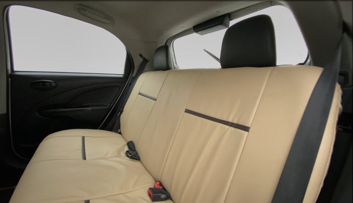 2015 Toyota Etios CROSS 1.4 GD, Diesel, Manual, 81,516 km, Right Side Rear Door Cabin
