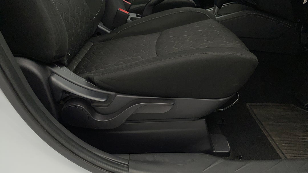 2022 Mitsubishi ASX Es (2wd), Automatic, 33646 km, Drivers Side Adjustment Panel