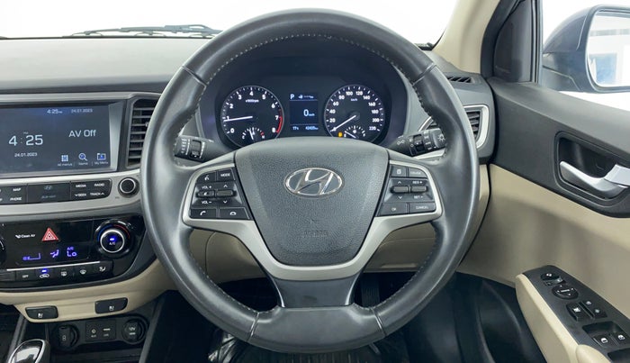 2017 Hyundai Verna 1.6 SX VTVT AT (O), Petrol, Automatic, 42,423 km, Steering Wheel Close Up