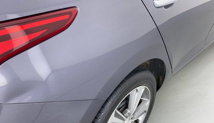 2017 Hyundai Verna 1.6 SX VTVT AT (O), Petrol, Automatic, 42,423 km, Right quarter panel - Slightly dented