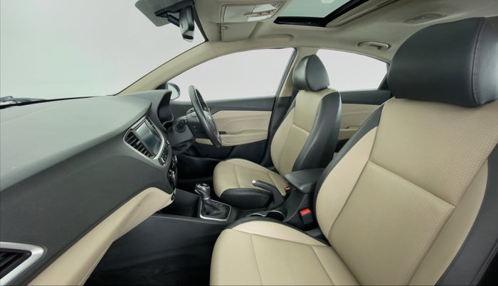2017 Hyundai Verna 1.6 SX VTVT AT (O), Petrol, Automatic, 42,423 km, Right Side Front Door Cabin