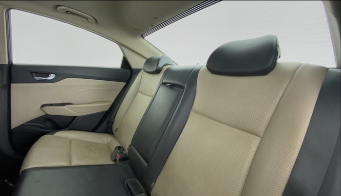 2017 Hyundai Verna 1.6 SX VTVT AT (O), Petrol, Automatic, 42,423 km, Right Side Rear Door Cabin