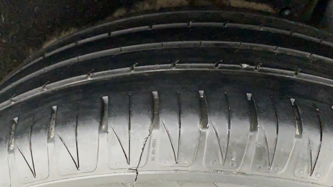 Left Rear Tyre Tread
