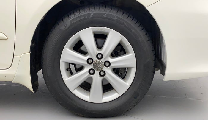 2013 Toyota Corolla Altis VL AT PETROL, Petrol, Automatic, 83,423 km, Right Front Wheel