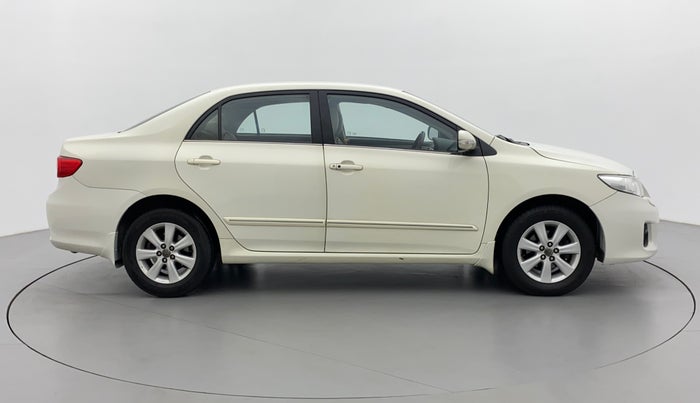 2013 Toyota Corolla Altis VL AT PETROL, Petrol, Automatic, 83,423 km, Right Side View
