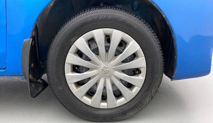 2011 Toyota Etios Liva G, Petrol, Manual, 74,457 km, Right Front Wheel