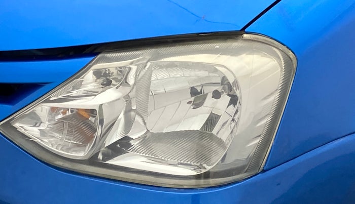 2011 Toyota Etios Liva G, Petrol, Manual, 74,457 km, Left headlight - Faded