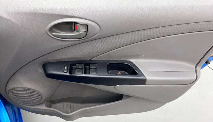 2011 Toyota Etios Liva G, Petrol, Manual, 74,457 km, Driver Side Door Panels Control