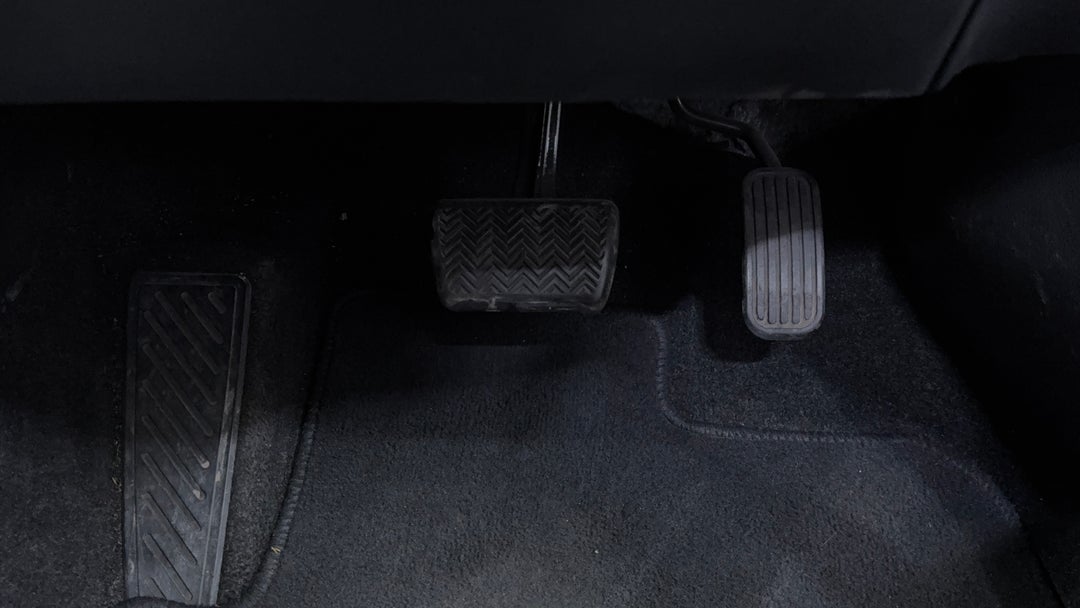 2020 Toyota Corolla Ascent Sport Hybrid, Automatic, 31270 km, Pedals and Footmat