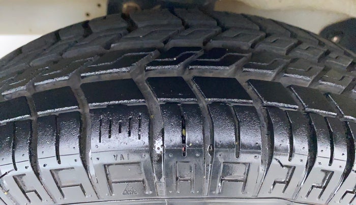 2018 Maruti Eeco 5 STR WITH AC PLUSHTR, Petrol, Manual, 31,655 km, Left Front Tyre Tread