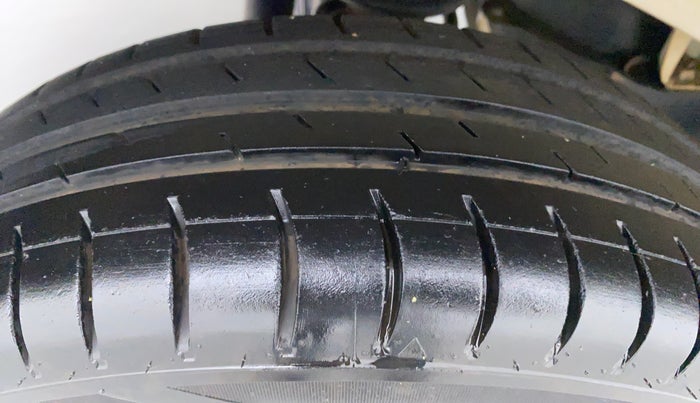 2018 Maruti Eeco 5 STR WITH AC PLUSHTR, Petrol, Manual, 31,655 km, Right Rear Tyre Tread