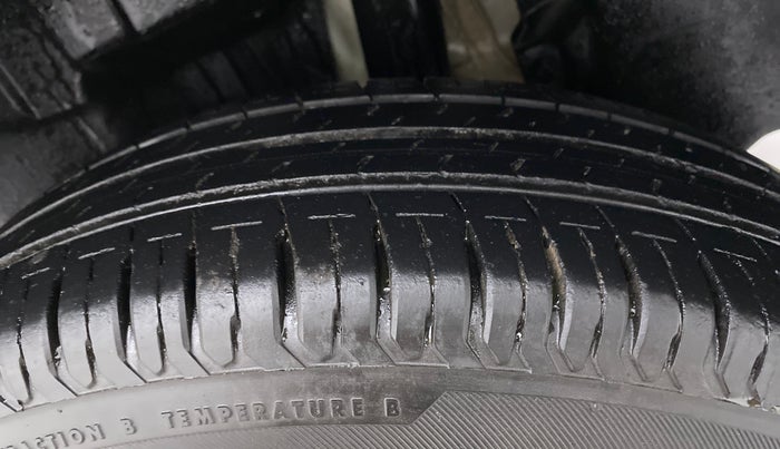 2019 Maruti Swift VXI, Petrol, Manual, 32,312 km, Left Rear Tyre Tread