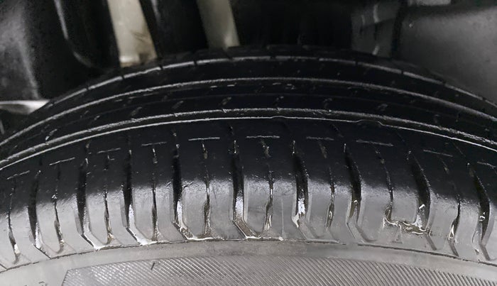 2019 Maruti Swift VXI, Petrol, Manual, 32,312 km, Right Rear Tyre Tread