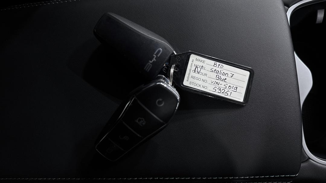 2025 Byd Sealion 7 Premium, Automatic, 1242 km, Key Close-up