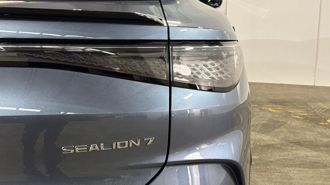 2025 Byd Sealion 7 Premium, Automatic, 1242 km, Badge (Boot Right Side)