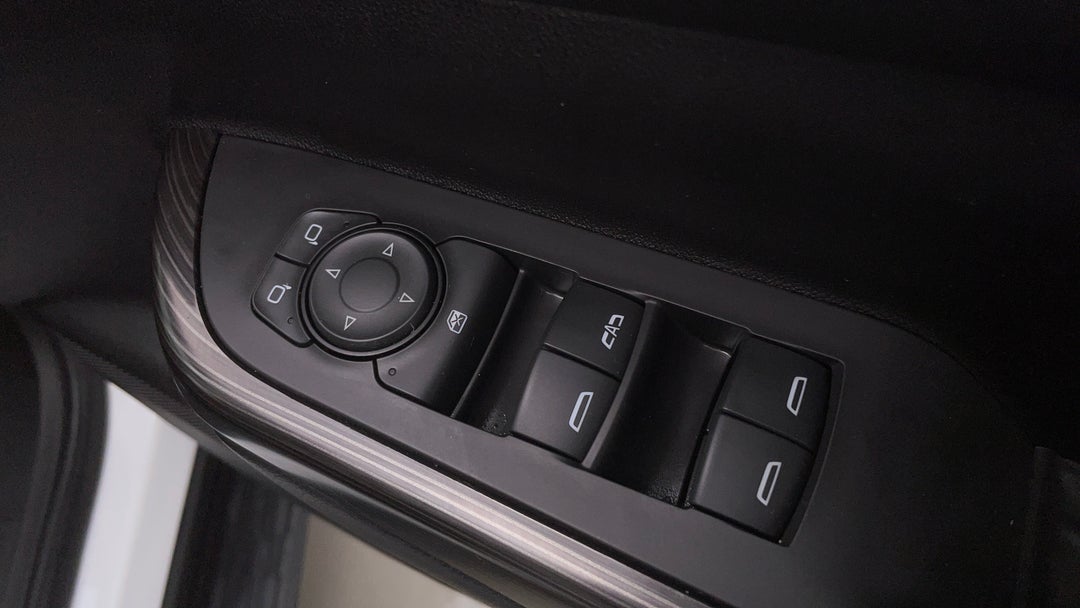 2019 Holden Acadia Ltz (2wd), Automatic, 103731 km, Drivers Side Door Panel Controls