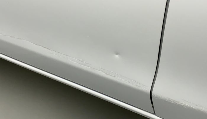 2015 Toyota Etios G, Petrol, Manual, 11,104 km, Front passenger door - Slightly dented