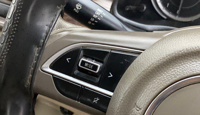 2020 Maruti Ertiga VXI CNG, CNG, Manual, 43,688 km, Steering wheel - Sound system control not functional